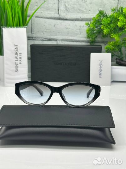 Солнцезащитные очки женские Saint Laurent