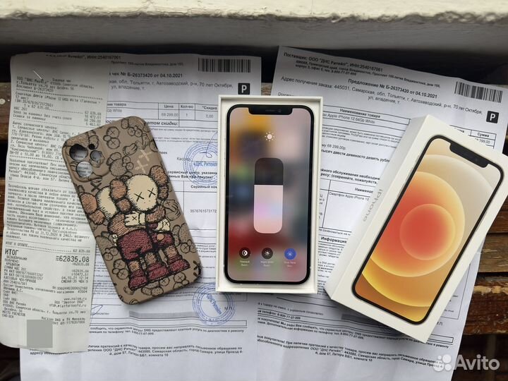 iPhone 12, 64 ГБ
