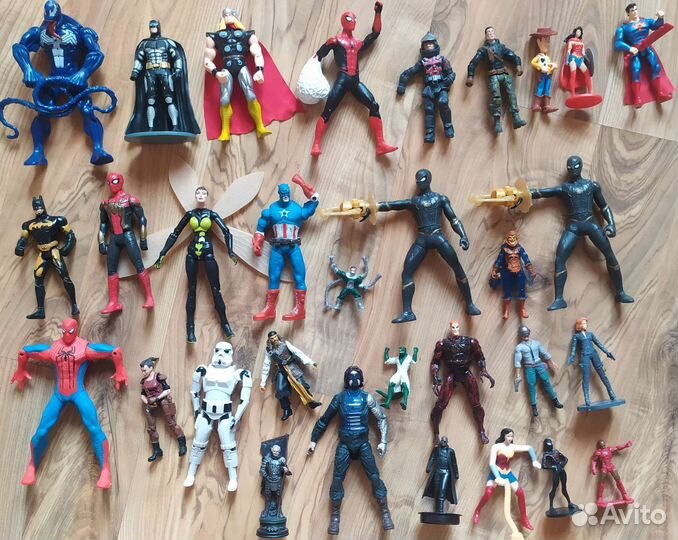 Фигурки роботов