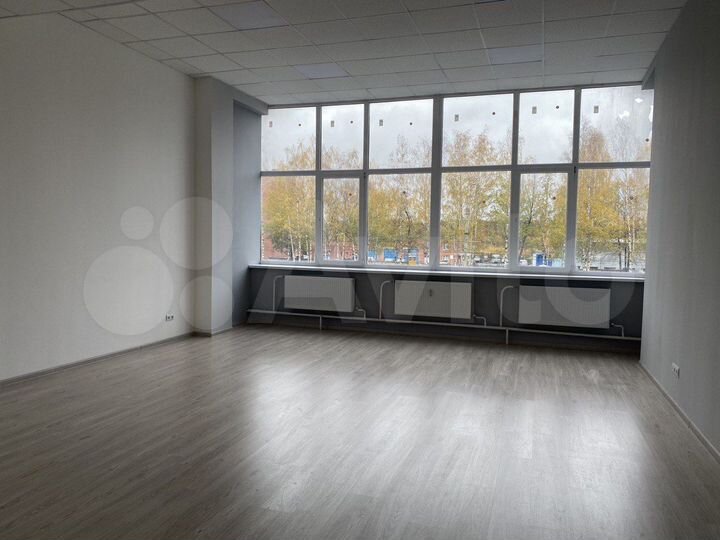 Офис на 1 линии с прекрасным видом 43.5 м²