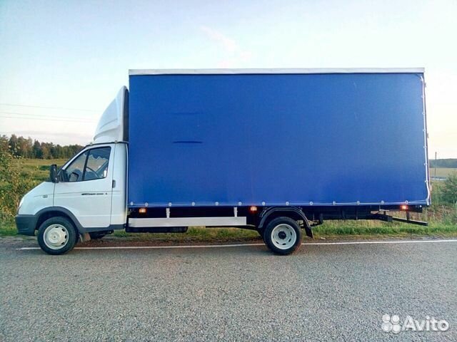 Водитель на газель по городу