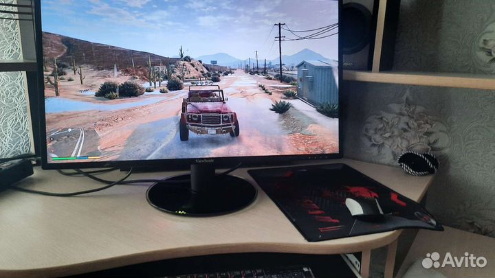 Компьютерный стол