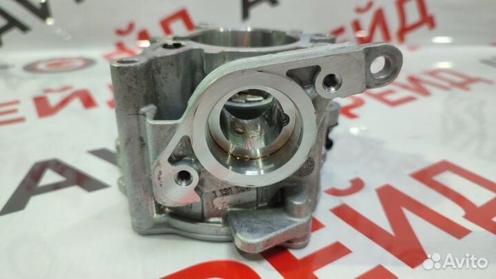 Вакуумный насос Volkswagen Passat 3C5 CDA