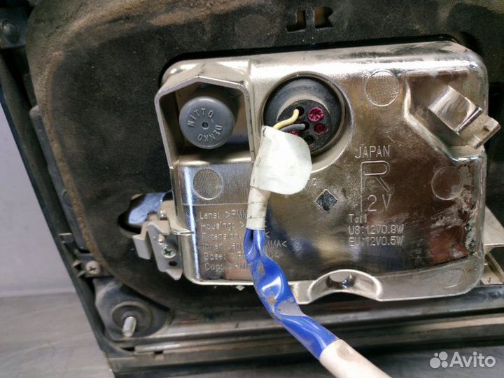 Фонарь задний правый Lexus Lx570