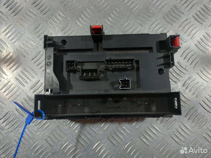 Блок предохранителей Mercedes-Benz S-Класс W221