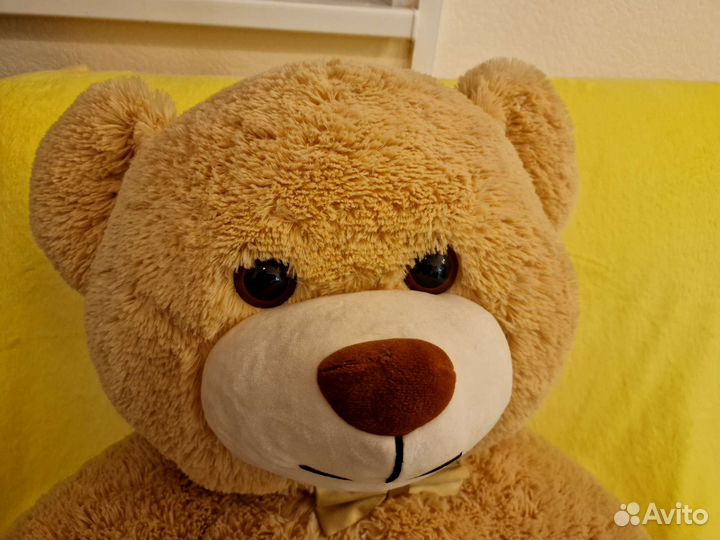 Большой плюшевый мишка