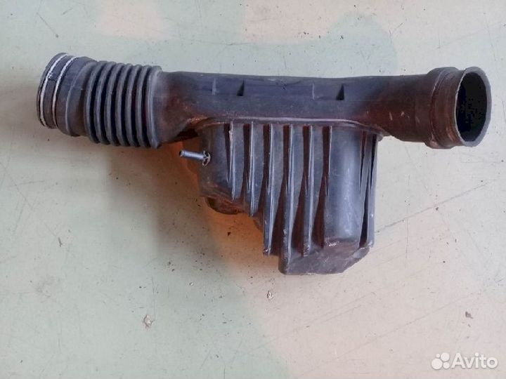 Патрубок воздушного фильтра 17860-70010 Toyota Cha