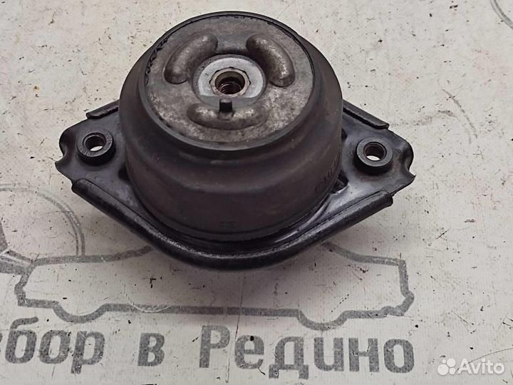 Опора двигателя w251 R-class 272.967 03.2007