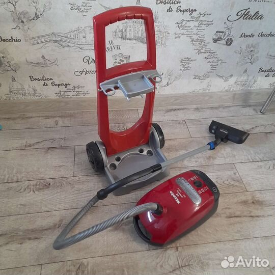 Детский игрушечный пылесос