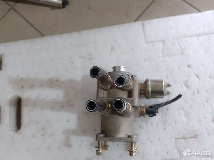 Кран главный тормазной Fenix