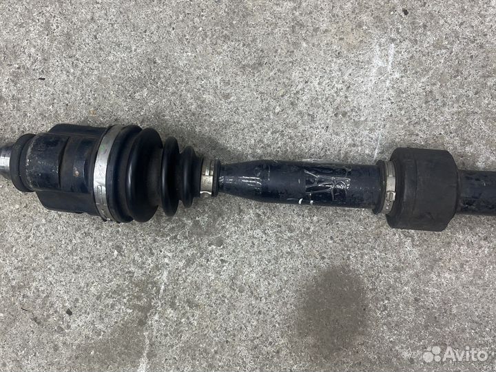 Привод передний правый Toyota Corolla 150 ZRE151