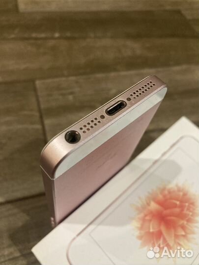 iPhone SE, 64 ГБ