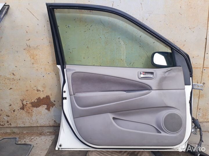 Дверь Toyota Prius 10