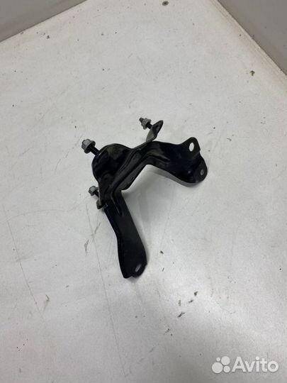 Кронштейн блока слепых зон Toyota Land Cruiser 200