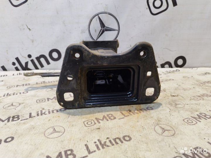 Кронштейн усилителя бампера передний левый