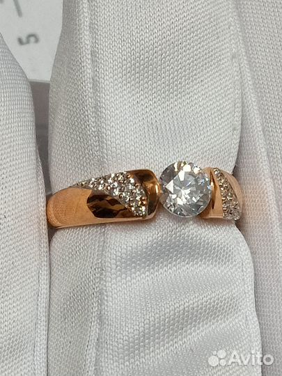 Золотое кольцо с фианитом 17р