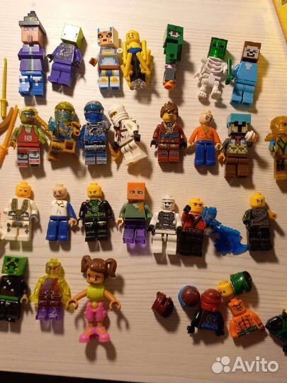 Lego набором человечки