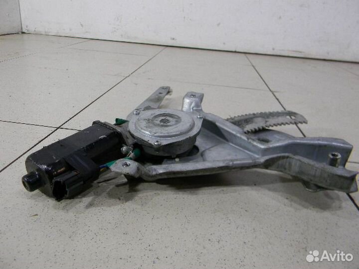 Стеклоподъемник электрический задний левый