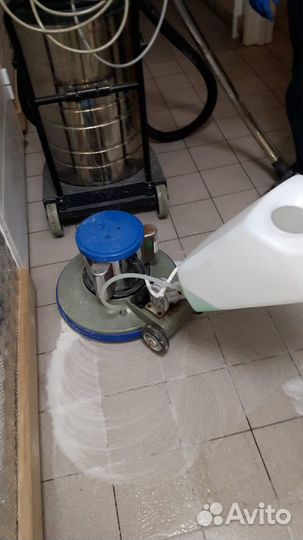Мойка,чистка,размывка пола роторной машиной