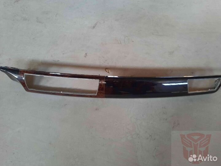 Декоративная накладка торпеды дерево BMW 7-series