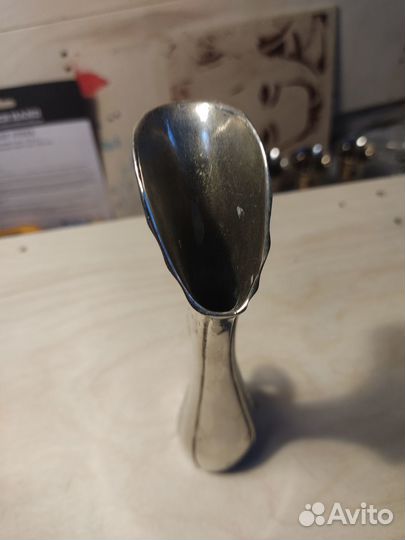 Никелированная ваза на один цветок