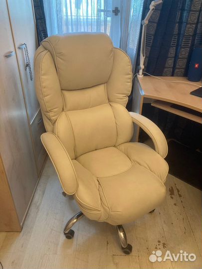 Кожанное компьютерное кресло