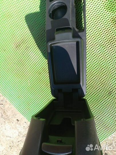 Подлокотник Kia Ceed ED G4FC 2008