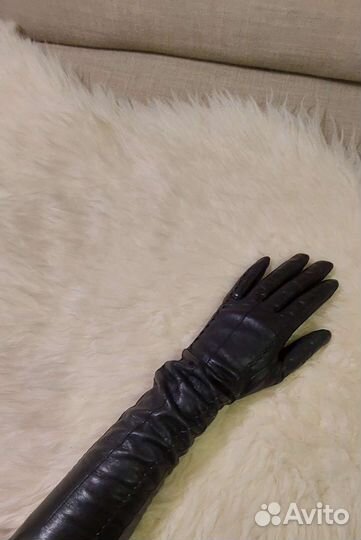 Длинные кожаные перчатки