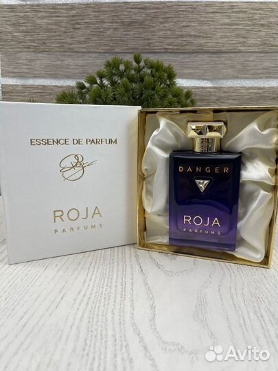 Roja danger pour femme