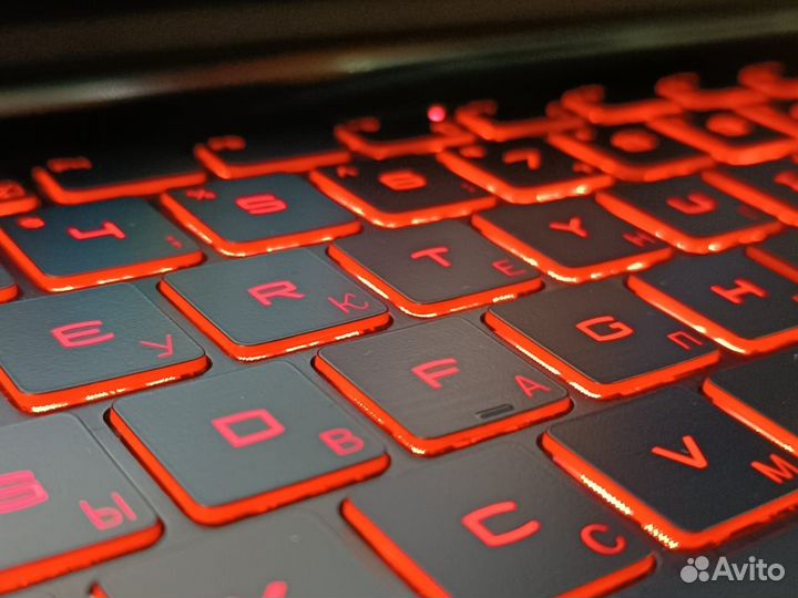 Игровой MSI 15.6