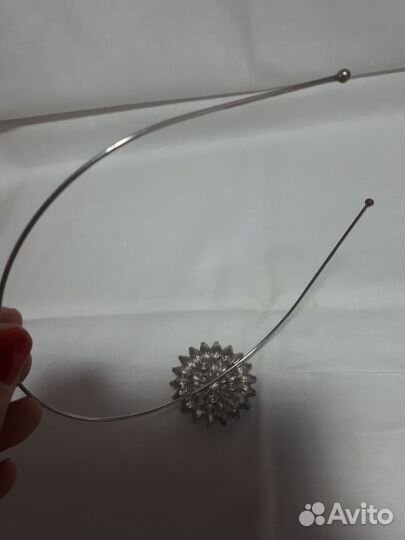 Ободок для волос со стеклянными вставками