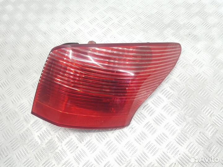 Фонарь задний правый Peugeot 407