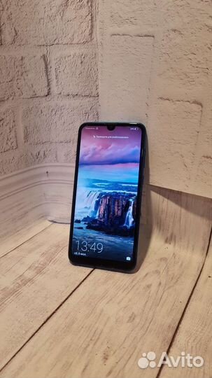 Телефон Huawei Y7
