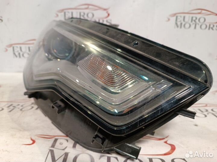 Фара ксеноновая правая Audi A6(C7) 4G2 cglc