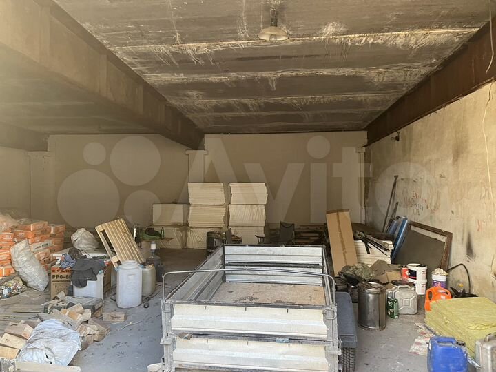 Гараж, > 30 м²