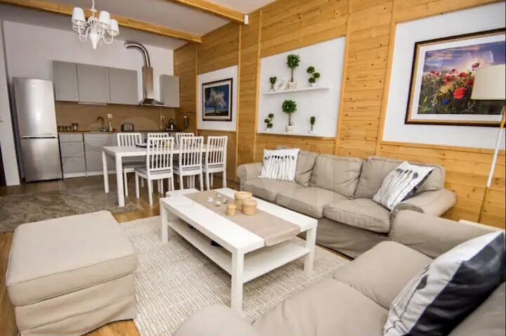 Дом 145 м² на участке 4 сот.