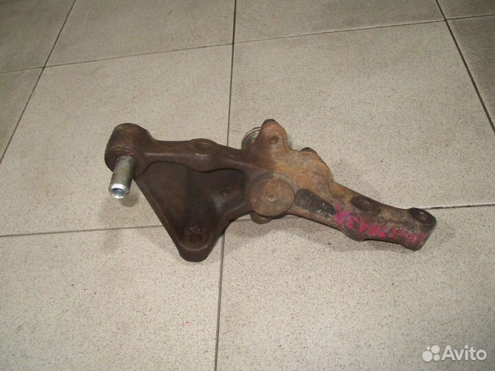 Кулак поворотный задний правый Kia Spectra