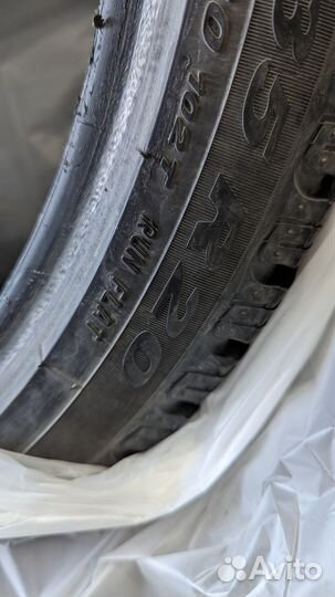 Pirelli Winter Carving Edge 245/40 R20 и 275/35 R20