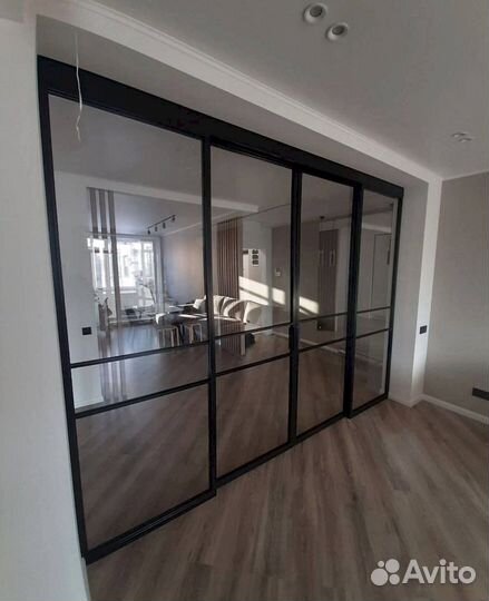 Раздвижная перегородка с матовым стеклом