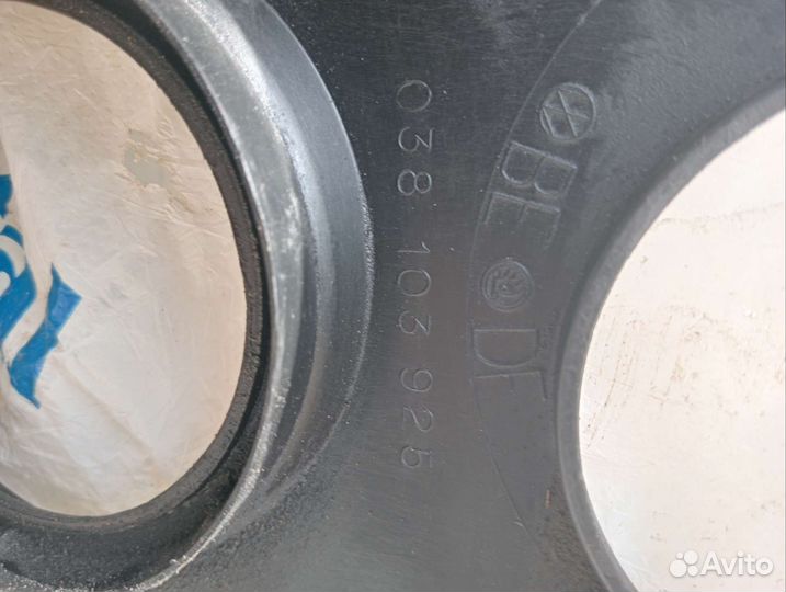 Декоративная крышка двигателя