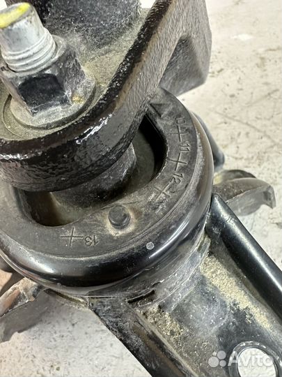 Опора двигателя на hyundai solaris 1