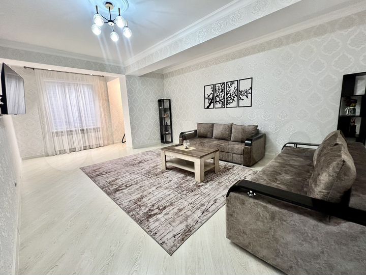 2-к. квартира, 90 м², 4/10 эт.