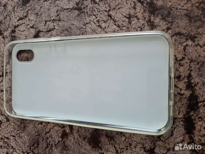 Чехлы на телефон