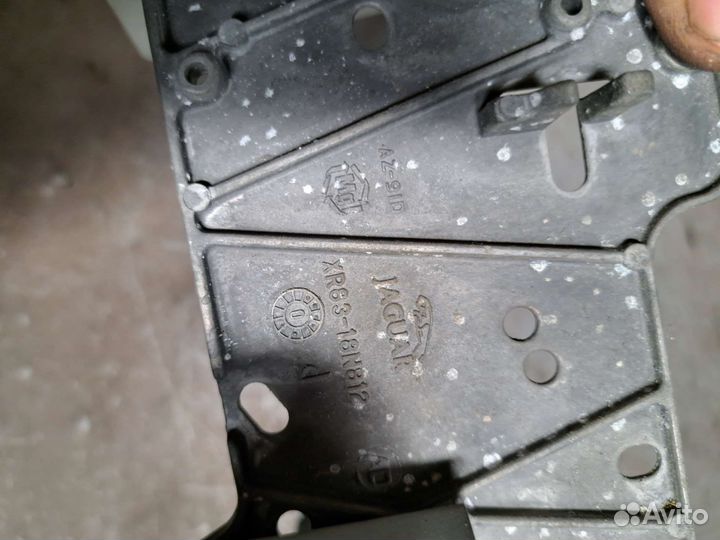 Кронштейн торпеды на Jaguar s-type