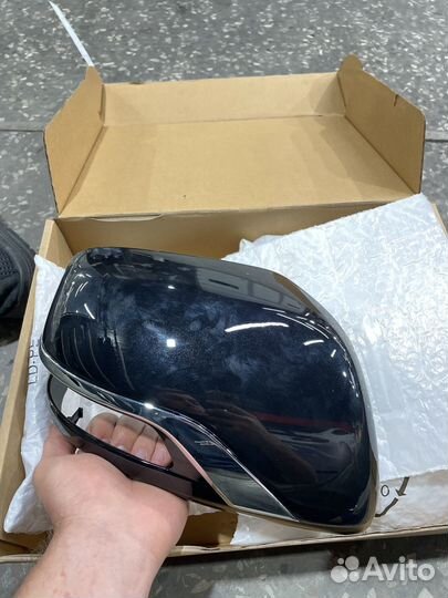 Крышка зеркала заднего вида Land Cruiser J200