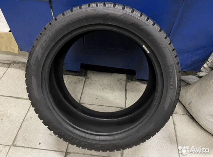 Pirelli Ice Zero 295/40 R20