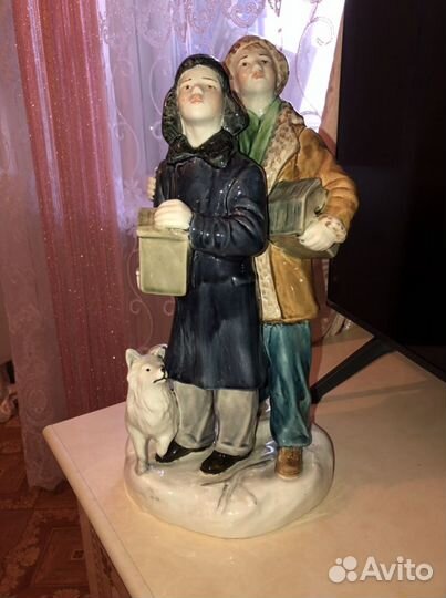 Продам рeдкую фаpфоровую статуэтку 