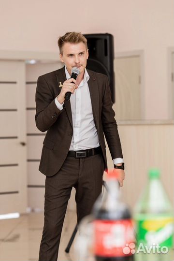 Ведущий - тамада + DJ