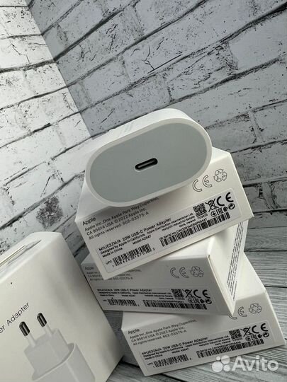 Зарядное устройство на iPhone оригинал W20