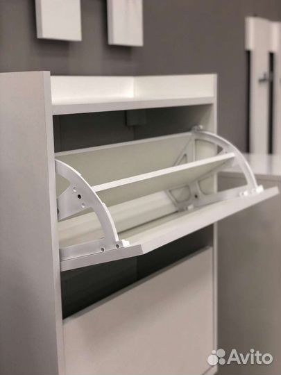 Вешалка и обувница в прихожую